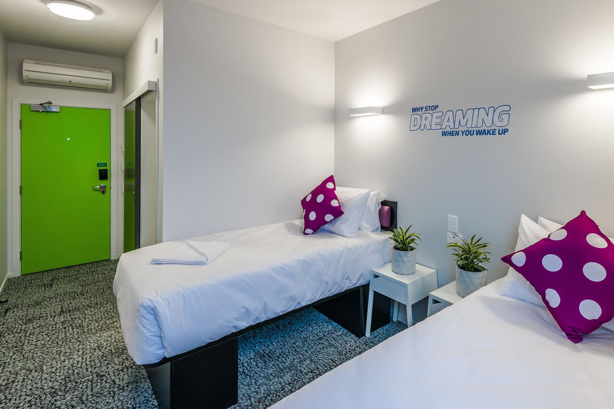 Lylo Κράισττσερτς Εξωτερικό φωτογραφία A room at the hotel